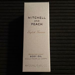 Mitchell and Peach English Leaf Body Oil
